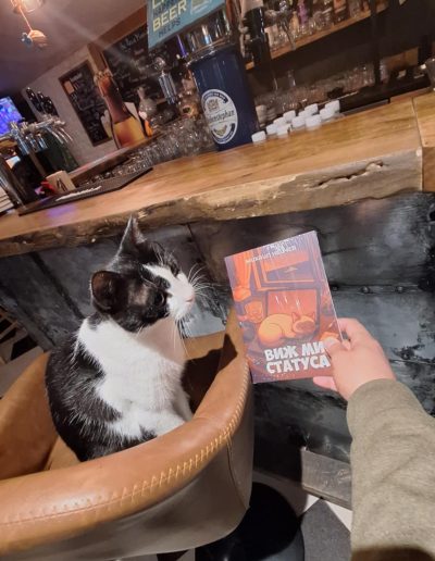 Адолф Китлер - Талисманът на Zeppelin Beer Shop, Варна